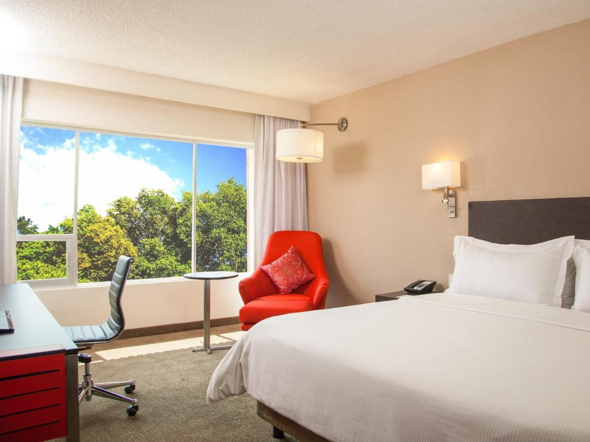 Fiesta Inn Guadalajara Aeropuerto Las Pintas ภายนอก รูปภาพ