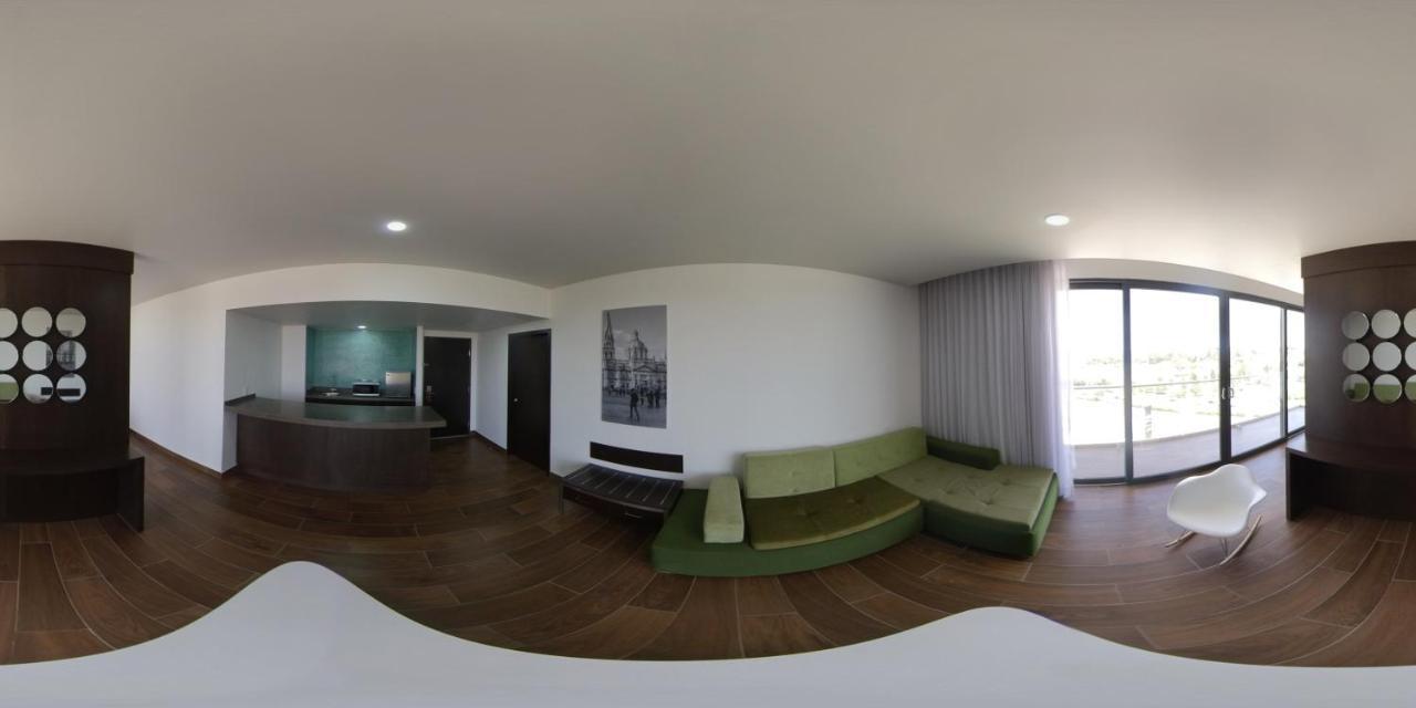 Fiesta Inn Guadalajara Aeropuerto Las Pintas ภายนอก รูปภาพ