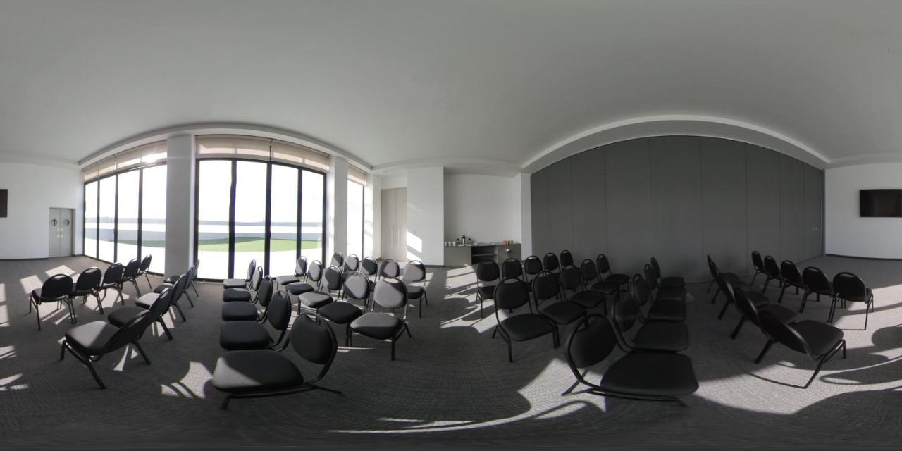 Fiesta Inn Guadalajara Aeropuerto Las Pintas ภายนอก รูปภาพ
