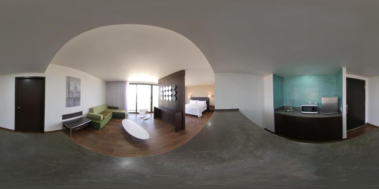 Fiesta Inn Guadalajara Aeropuerto Las Pintas ภายนอก รูปภาพ