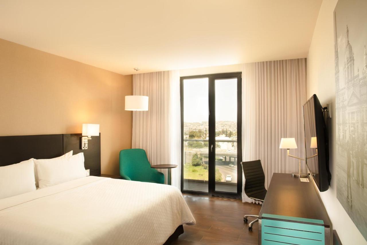 Fiesta Inn Guadalajara Aeropuerto Las Pintas ภายนอก รูปภาพ