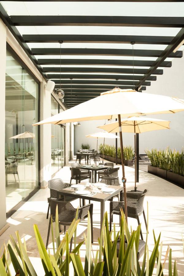 Fiesta Inn Guadalajara Aeropuerto Las Pintas ภายนอก รูปภาพ