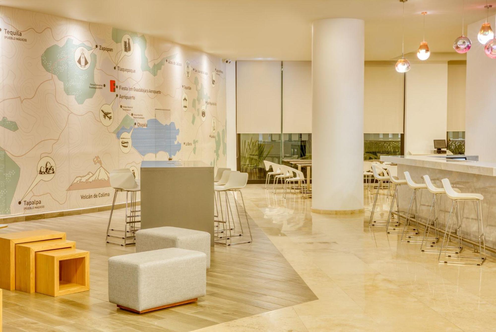 Fiesta Inn Guadalajara Aeropuerto Las Pintas ภายนอก รูปภาพ