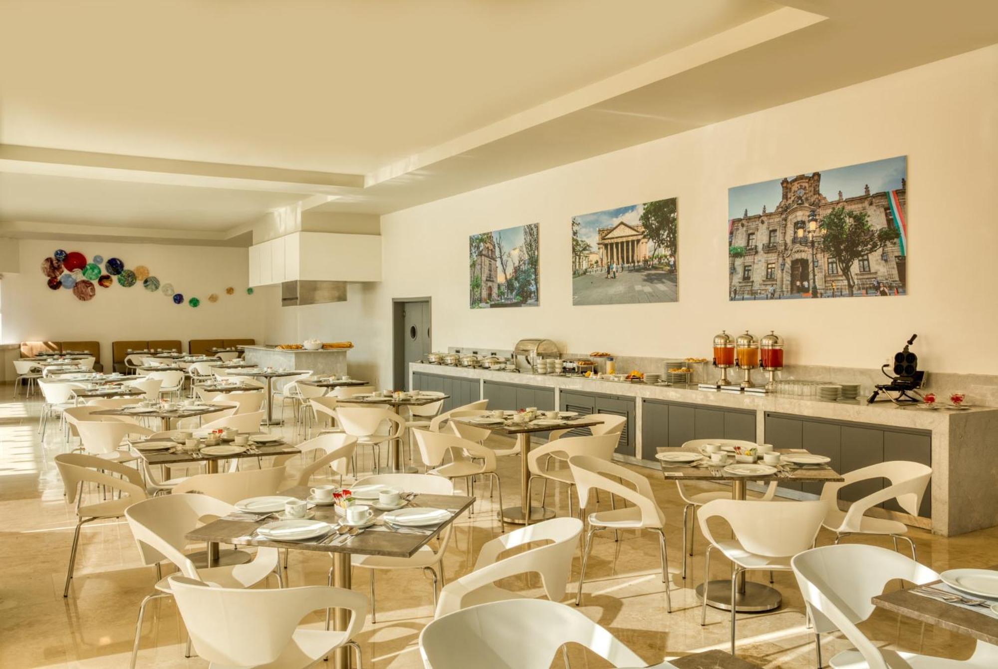 Fiesta Inn Guadalajara Aeropuerto Las Pintas ภายนอก รูปภาพ